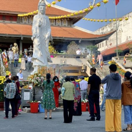 Giấc mơ thấy đi chùa con số nào vào bờ an toàn?